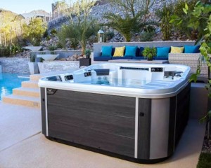 10 Hot Tub Privacy Ideas To Transform Your Backyard