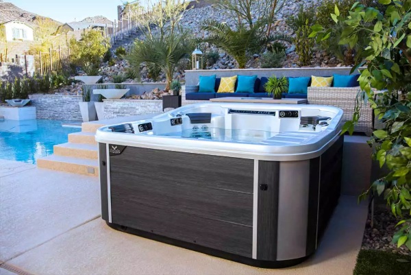 10 Hot Tub Privacy Ideas To Transform Your Backyard